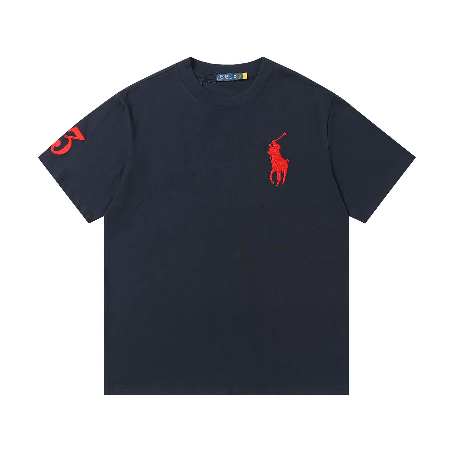 P130 Style number: A001 Brand reputation: Ralph Lauren is an internationally renowned high-end fashion brand, representing quality, style and status. Wearing its short sleeves can highlight consumers' taste and identity. Classic design: The brand has unique and enduring classic design elements, such as the polo logo, iconic color combinations, etc., which are both fashionable and recognizable. High-quality fabric: Made of double yarn 280g fabric, usually made of high-quality cotton fabric, which is soft, breathable, and sweat-absorbent, comfortable to wear, and suitable for various occasions and seasons. Exquisite craftsmanship: Pay attention to detail processing and production technology, neat stitching, and tailoring to ensure the durability and beauty of the clothing. Diversified styles: covering a variety of styles from casual to formal, simple to gorgeous, meeting the individual needs and wearing scenarios of different consumers. Strong matchability: Can be matched with a variety of bottoms, jackets and accessories to easily create a variety of different fashion looks. Inheritance and innovation: While maintaining the traditional charm of the brand, we constantly innovate designs and incorporate new fashion elements to keep our products attractive. Brand values: The American lifestyle and positive values ​​conveyed by Ralph Lauren are also recognized and yearned for by consumers. Color: Black White Gray Blue White Blue Red Pink Sky Blue Bean Green Burgundy Complete Sizes: S, M, L, XL,